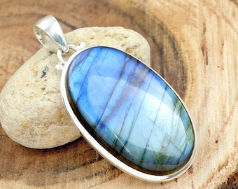 Ciondolo labradorite, ciondolo in argento fatto a mano, ciondolo in argento sterling labradorite 925, ciondolo in pietra preziosa di forma ovale, ciondolo in argento Boho