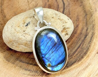 Ciondolo labradorite, ciondolo in argento fatto a mano, ciondolo in argento sterling labradorite 925, ciondolo in pietra preziosa di forma ovale, ciondolo in argento Boho