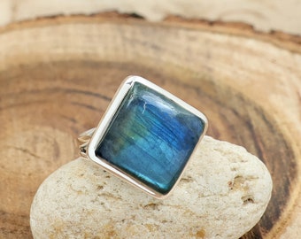 Handmade Sterling Silver Labradorite Ring: Square Stone, Split