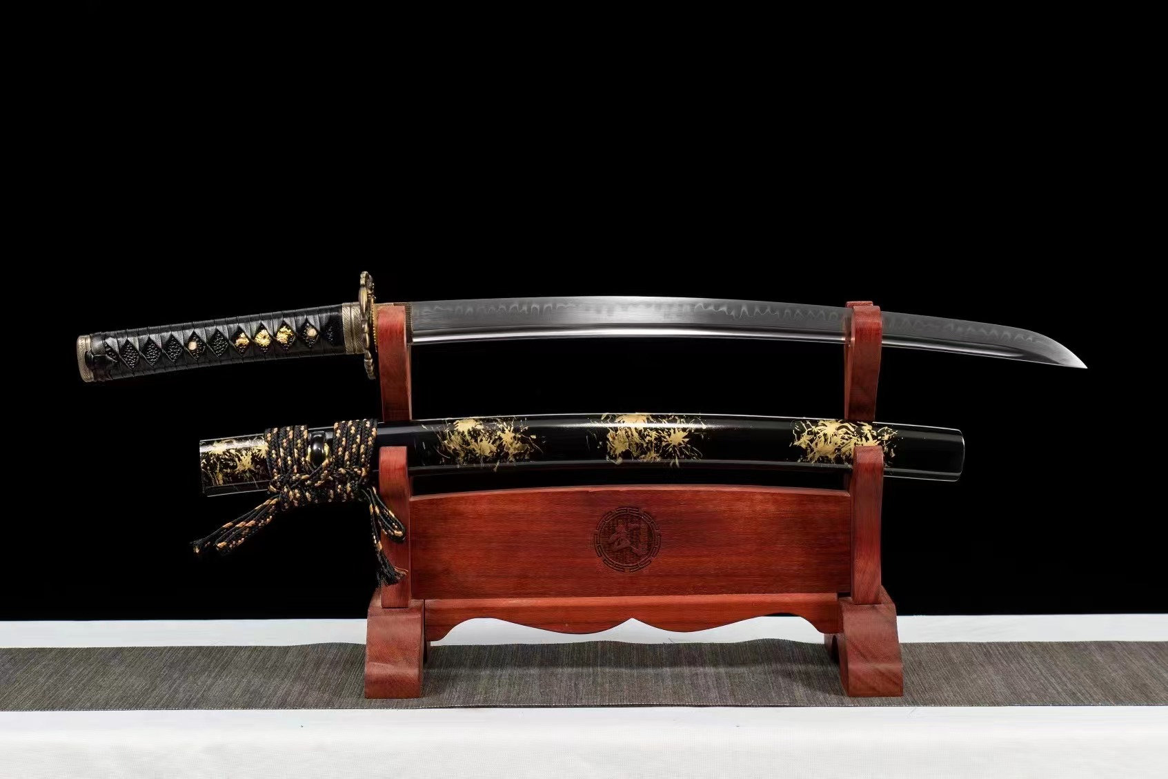 T10焼刃研磨水秀鞘武士刀肋骨差 古兵器 武具 刀装具 日本刀 模造刀 居合刀 T10焼刃研磨水秀鞘武士刀肋骨差 古兵器 武具 刀装具