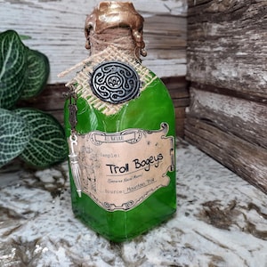 Troll Bogeys Potion Bottle | Color Changing Magic Potion | Glass Apothecary Bottle | Witch & Wizard Prop Collectible