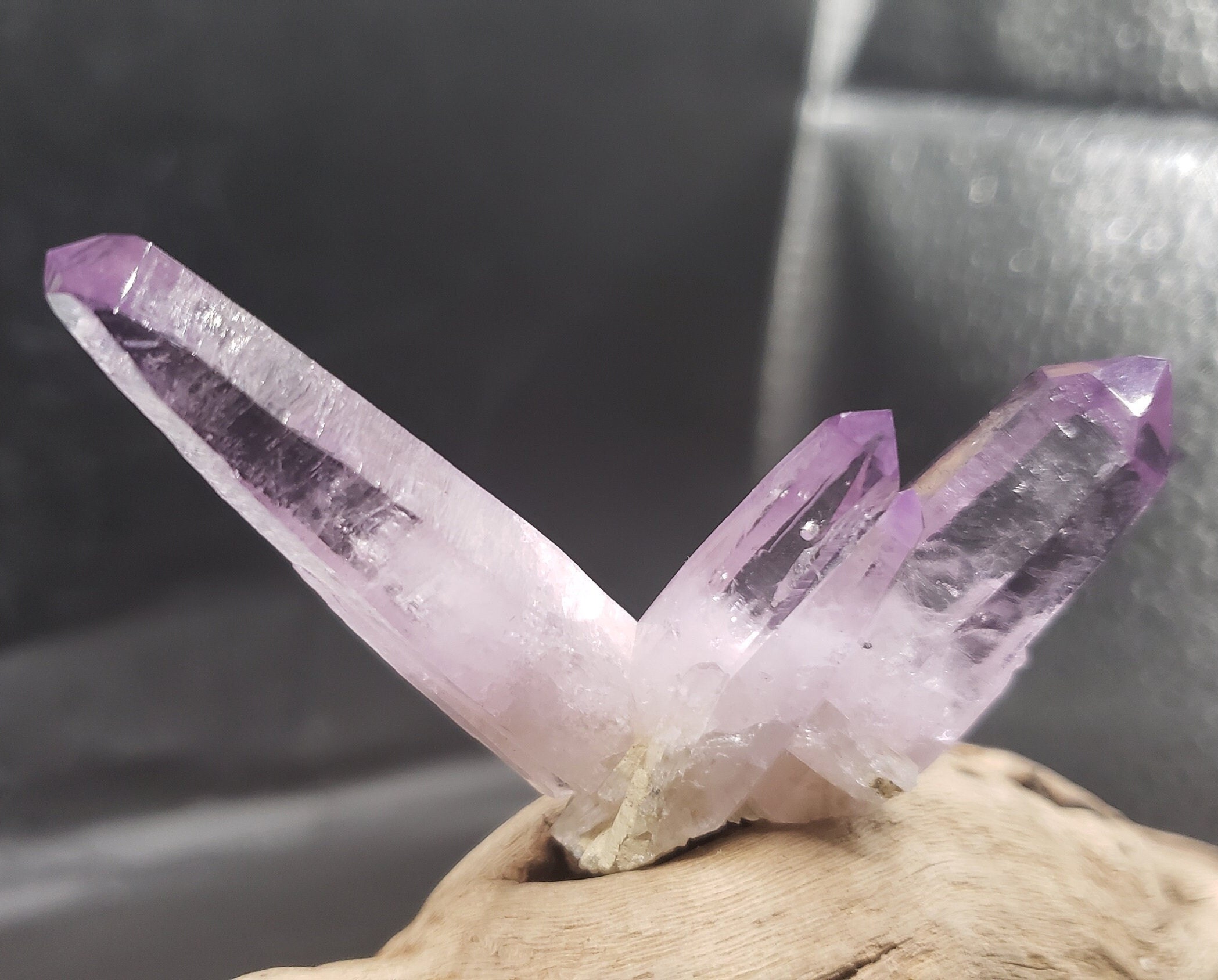 希少な高品質4点ポイントのベラクルスアメジストクラスター（両端に