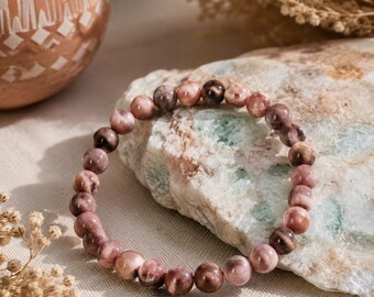 Pulsera de piedra lunar negra: una gema mística, estilo bohemio minimalista.