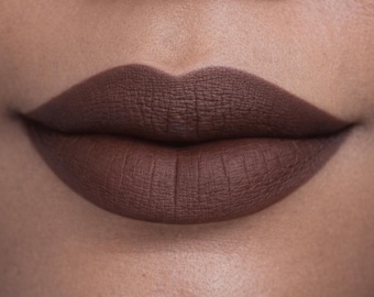 Mörkbrunt matt läppstift för mörk hud | Chokladnude läppstift med lång hållbarhet | Kola Rum nyans #6