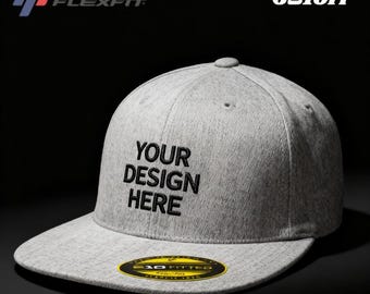 Bordado personalizado 6210FF – Flexfit – Boné Flatbill. Boné ajustado com logotipo/texto personalizado e aba reta.