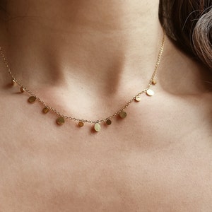 Gouden ketting met kleine plaatjes, fijne delicate ketting met munthanger, 18K verguld roestvrij staal, korte ketting filigraan choker afbeelding 2