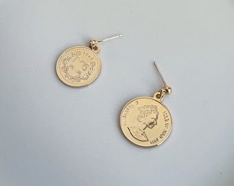 Vintage Portrait Round Earrings Coin, 2 Sides Coin Medallion 18K Gold Plated Earrings, Hammered Round Disc Earrings Gnome Gift