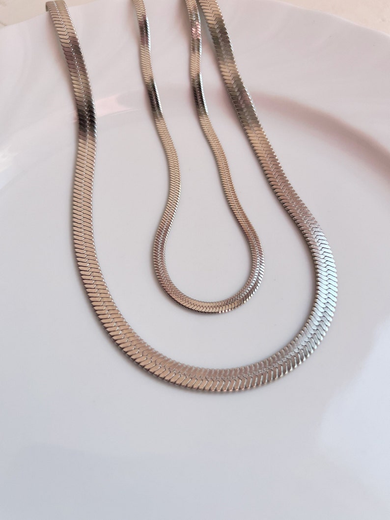 3mm Schlangenkette Silber aus Edelstahl, Schlichte Kette ohne Anhänger, flache Fischgräte Choker Halskette, Minimalistische Gliederkette Bild 8