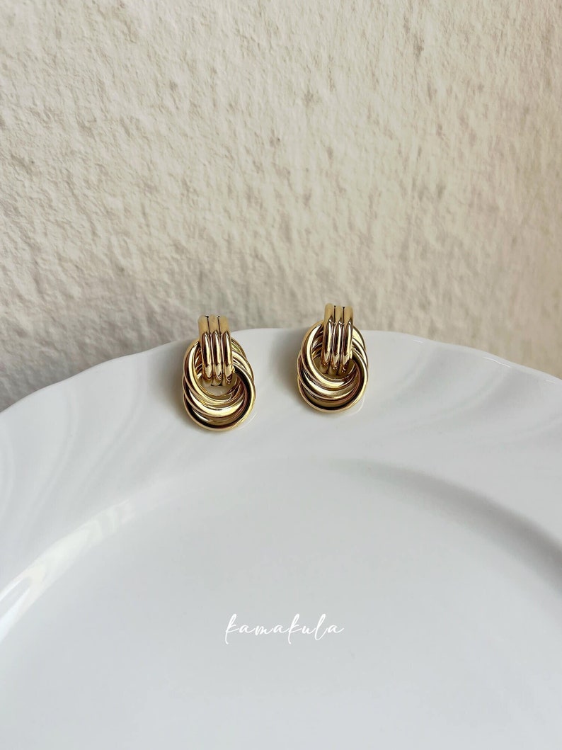 Pendientes de nudo vintage de oro, pendientes minimalistas de plata 925, pendientes delicados y delicados imagen 1