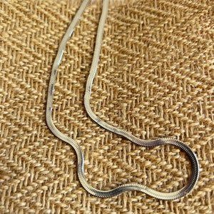 3mm Schlangenkette Silber aus Edelstahl, Schlichte Kette ohne Anhänger, flache Fischgräte Choker Halskette, Minimalistische Gliederkette Bild 6
