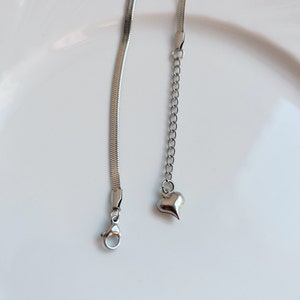 3mm Schlangenkette Silber aus Edelstahl, Schlichte Kette ohne Anhänger, flache Fischgräte Choker Halskette, Minimalistische Gliederkette Bild 9