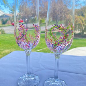 Champagne Flutes with Floral Design – Romantic Toasting Glasses for Special Occasions/Unique Wedding or Anniversary Gift