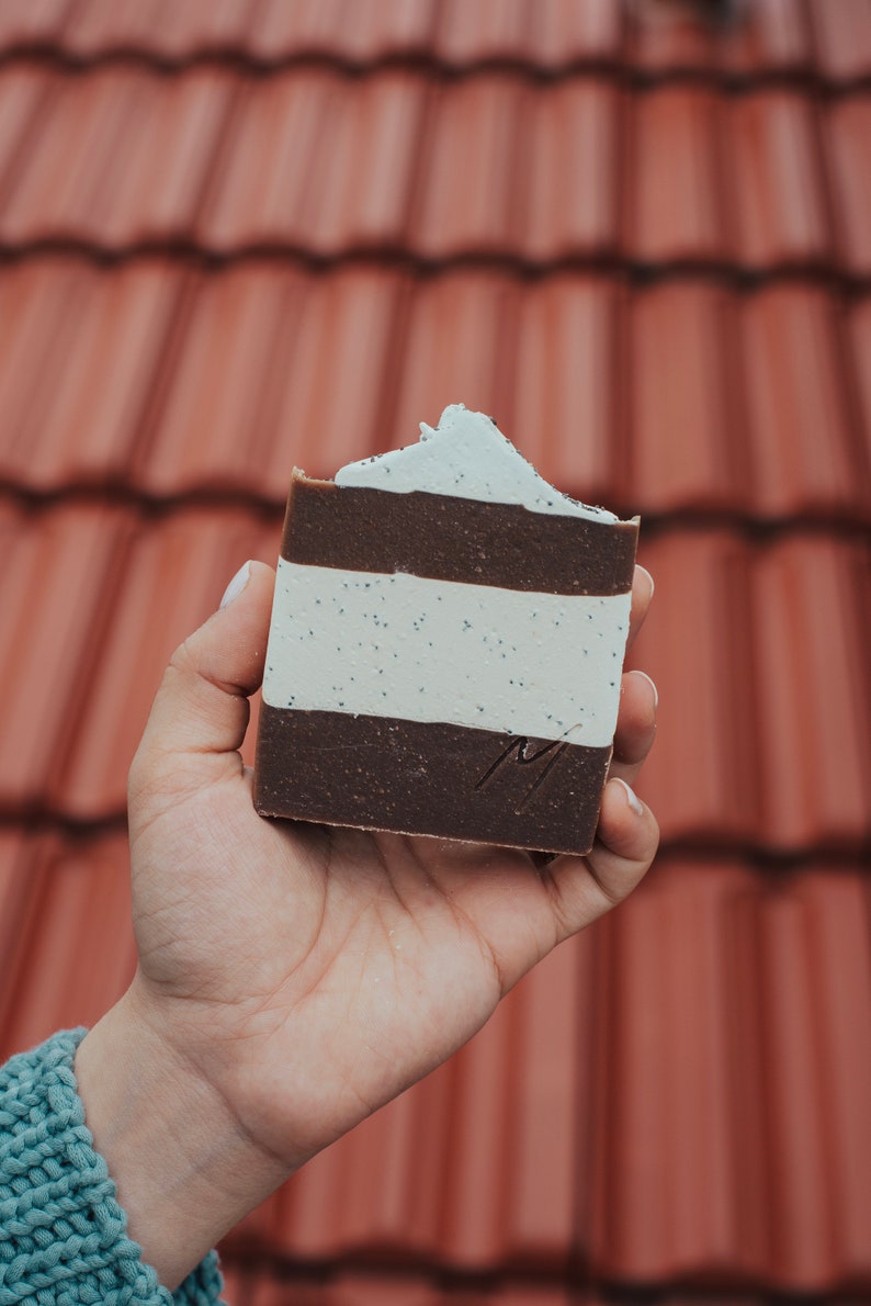 Chocolade Scrub Natuurlijke Zeep Veganistische exfoliërende zeep Duurzaam Geen afval Handgemaakt volgens het koude proces afbeelding 10