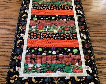 Reversible Halloween table runner