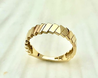 14K Gold Geometric Ring: Modern Stackable Band