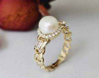 8K Gold Pearl Ring: Baguette Diamond Chain Band
