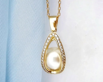Halsband med silverpärlhänge, zirkonsten, brudsmycken