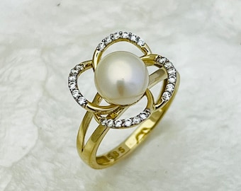 Sterling Silver Flower Pearl Ring - Wind Rose Design