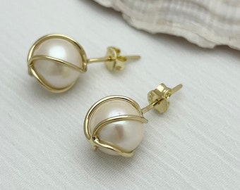 14K Gold Pearl Stud Earrings: Twisted Cage Design