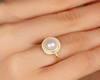 14K Gold Pearl Domed Ring, Single Row Stone, Elegant Vintage Style