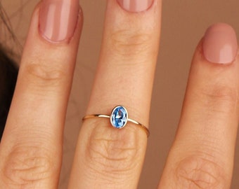 14K Gold Aquamarine Ring: Oval Solitaire Birthstone