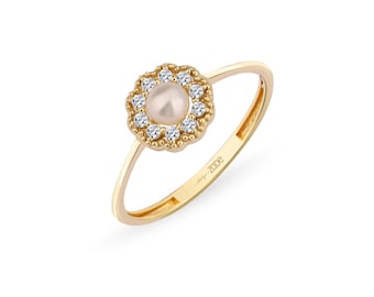 Silver Saltwater Pearl Ring: Minimalist Victorian Style