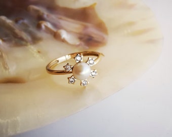 14k Gold Star Pearl Ring: Diamond Accent Statement Ring