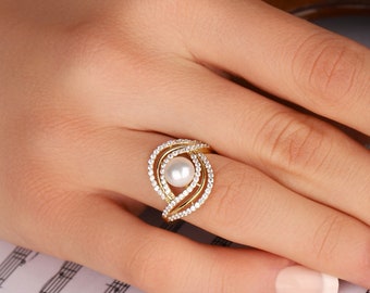 Pearl Spiral Silver  Ring: Elegant Engagement Jewelry