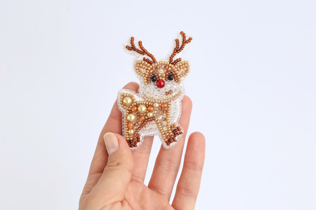 Christmas Deer Bead Embroidery Kit. Seed Bead Brooch Kit. DIY Craft Kit