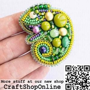 Chameleon Bead embroidery kit. Seed Bead Brooch kit. DIY Craft kit. Lizard Beading Kit. Needlework beading. Handmade Jewelry Making Kit