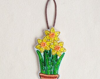 Daffodil Bead embroidery kit. Seed Bead Brooch kit. DIY Craft kit. Flower Beading Kit. Needlework beading. Handmade Jewelry Making Kit