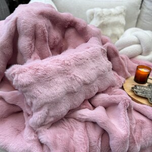 Faux Fur Double Sided Pillow Cover 
Faux Fur Pillow Cover 
Fall Pillow Cover 
Floor Pillow 
Plush Pillow
Bubble Pillow Cover
Pillow Case