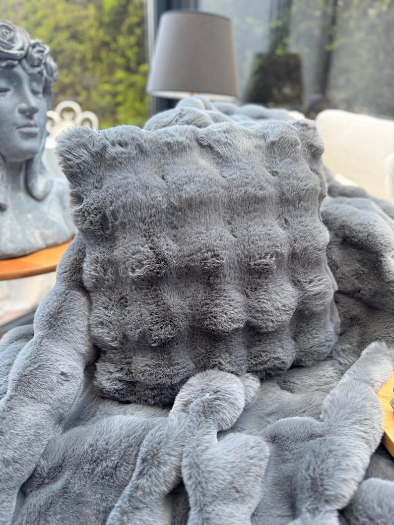 Faux Fur Double Sided Pillow Cover 
Faux Fur Pillow Cover 
Fall Pillow Cover 
Floor Pillow 
Plush Pillow
Bubble Pillow Cover
Pillow Case
