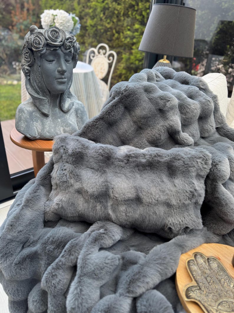 Faux Fur Double Sided Pillow Cover 
Faux Fur Pillow Cover 
Fall Pillow Cover 
Floor Pillow 
Plush Pillow
Bubble Pillow Cover
Pillow Case