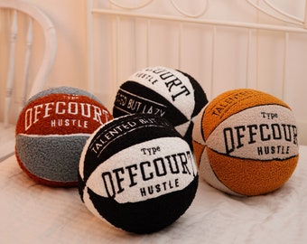 Coussin ballon - coussin basket-ball - peluche basket-ball - coussin brodé - coussin décoratif - coussin balle retravaillé - coussin personnalisé