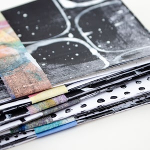 Papier pour collage peint en noir et blanc, objets trouvés estampés, paquet de papier à motifs, éphémères de revues d'art, lot de supports mixtes