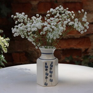 Pequeño jarrón de porcelana cuadrado hecho a mano para flores de primavera decoración perfecta para Pascua imagen 5