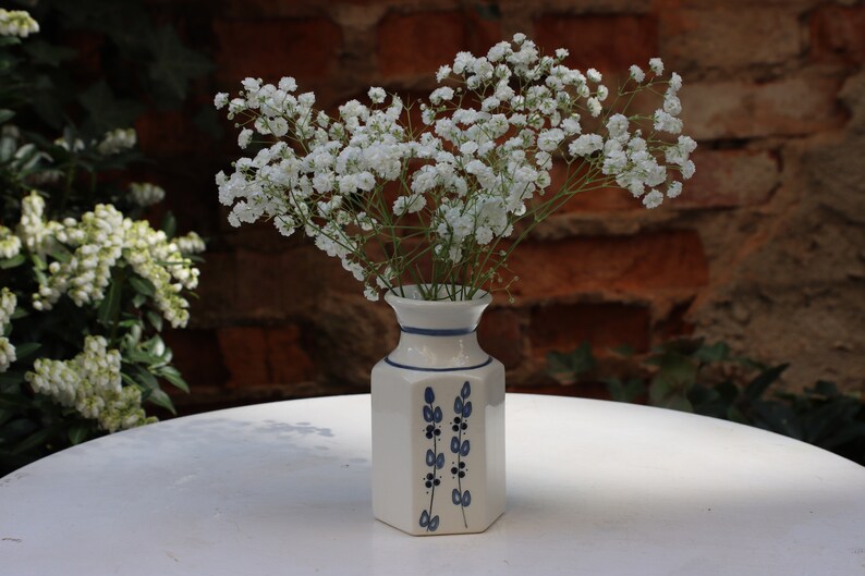 Pequeño jarrón de porcelana cuadrado hecho a mano para flores de primavera decoración perfecta para Pascua imagen 5