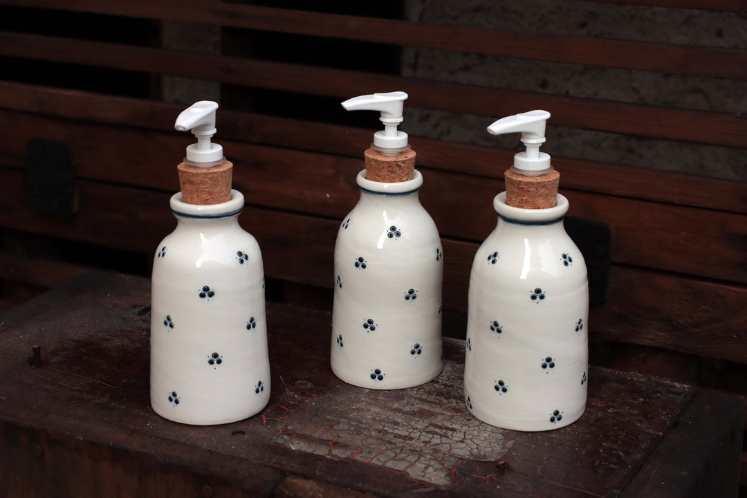 Isolde Essence – Modern Decorative Bathroom Accessory Handmade Soap Dispenser, 12 oz