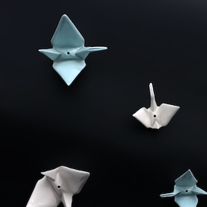 Figurine de grue Origami en porcelaine japonaise, Sculpture d'oiseau faite à la main, grue en céramique 3d, décoration artistique, décoration de maison, cadeau de mariage image 3