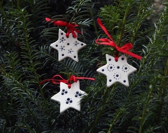 Ornement étoile en porcelaine - Décoration en céramique fabriquée à la main pour votre maison et votre esprit de vacances