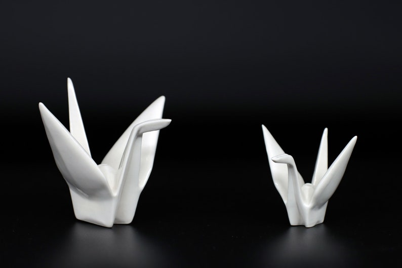 Figurine de grue Origami en porcelaine japonaise, Sculpture d'oiseau faite à la main, grue en céramique 3d, décoration artistique, décoration de maison, cadeau de mariage image 1