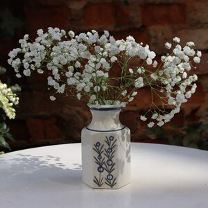 Pequeño jarrón de porcelana cuadrado hecho a mano para flores de primavera decoración perfecta para Pascua imagen 7