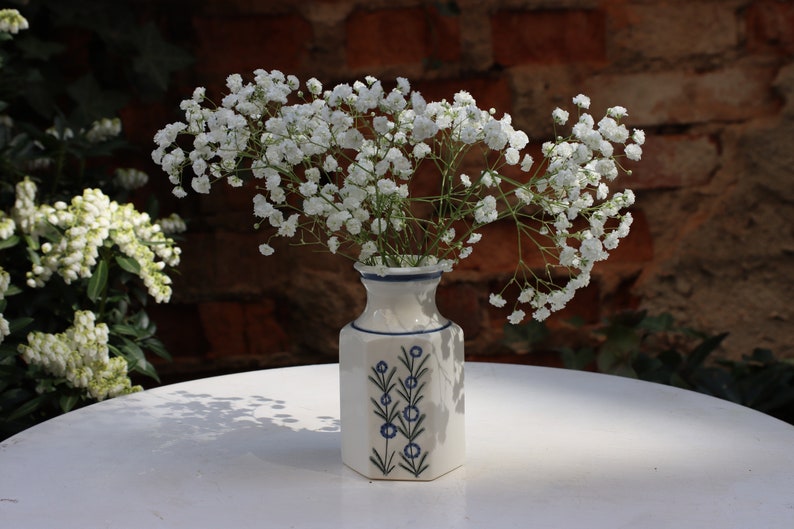 Pequeño jarrón de porcelana cuadrado hecho a mano para flores de primavera decoración perfecta para Pascua imagen 7
