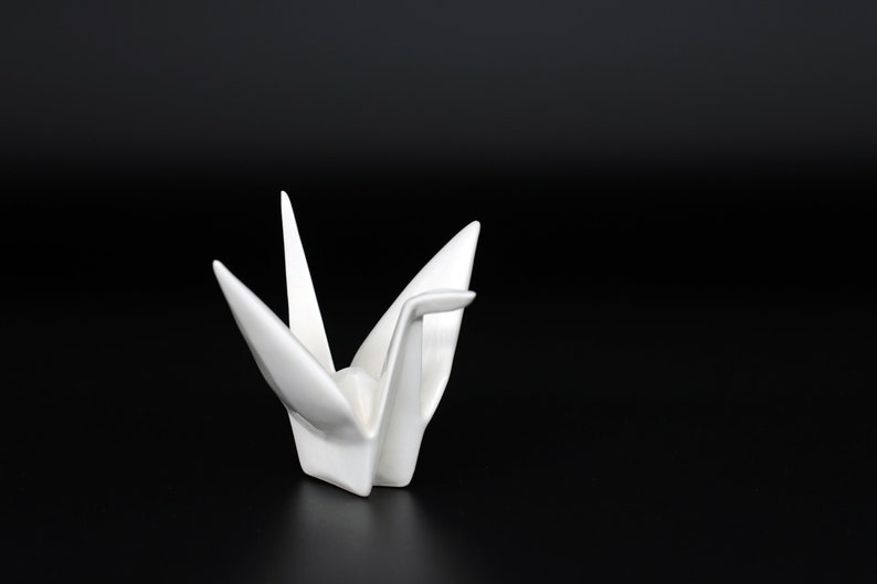 Figurine de grue Origami en porcelaine japonaise, Sculpture d'oiseau faite à la main, grue en céramique 3d, décoration artistique, décoration de maison, cadeau de mariage 9.5 cm