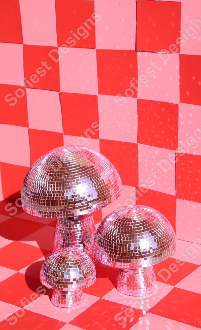 Boules disco aux champignons roses image 1