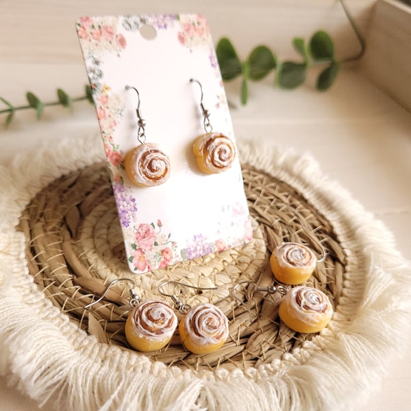 Pendientes de rollos de canela, pendientes de comida, pendientes de pan, joyería de comida en miniatura, comida de arcilla polimérica, rollos de canela, pendientes de San Valentín