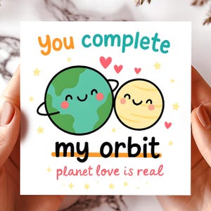 Amor en órbita planetaria: linda tarjeta de aniversario de amor para parejas, divertido regalo de temática celestial, tarjetas de felicitación románticas, tarjetas de felicitación espaciales