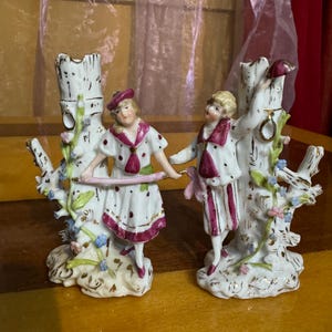 antike zwei Paar französische miniatur Porzellan Vasen mit Figuren