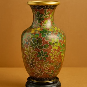 Vintage Chinese Cloisonné Vase – Floral Enamel Design – 21 cm – Gilded Rim – with Wooden Stand – Mid 20th Century